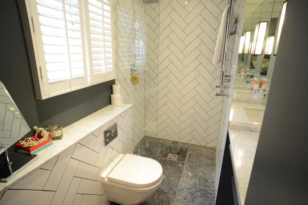 1 Bedroom Flat Near Royal Oak Station