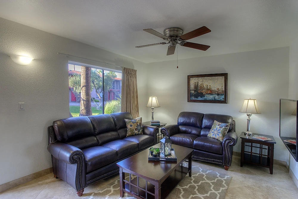 102 -Fully Furnished 1BR Suite-Prime Location! by RedAwning