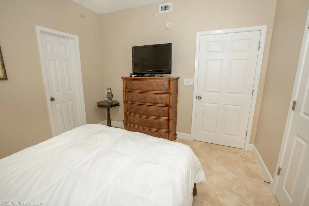 Oceania 407 3 Bedroom Condo by RedAwning