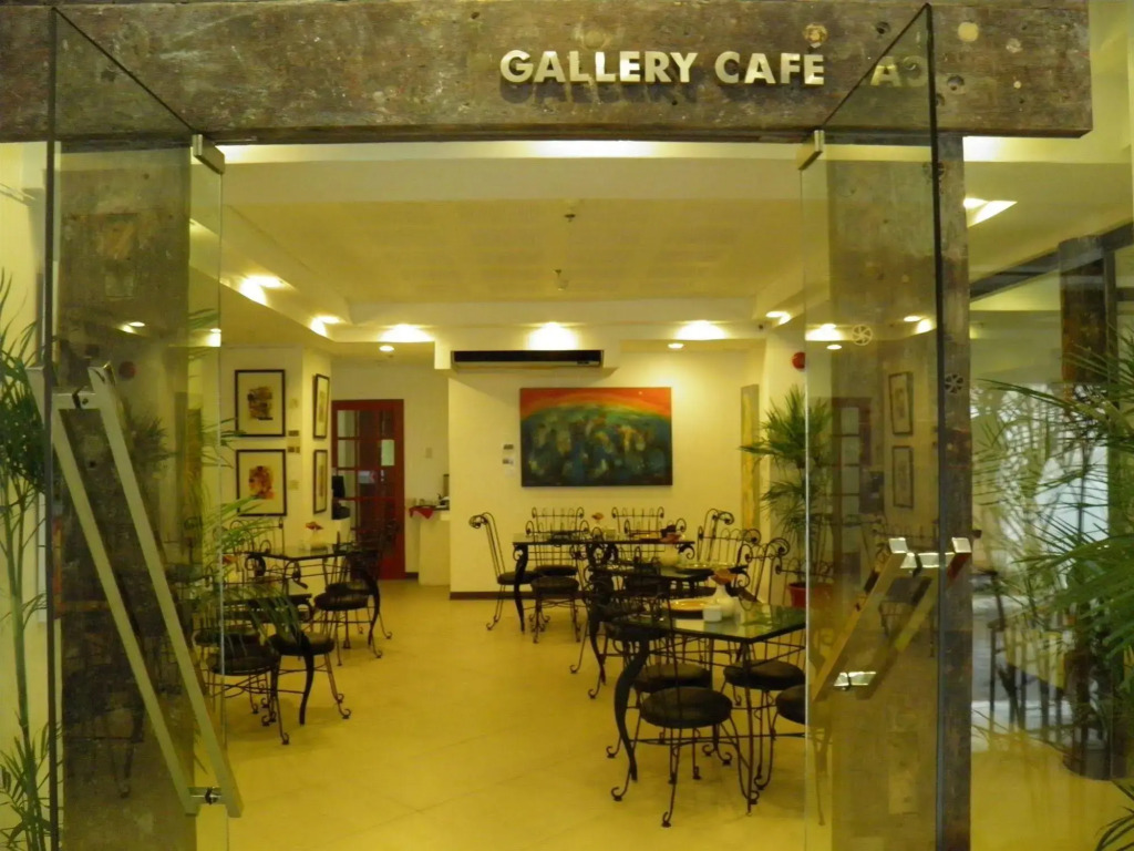 Artina Suites Hotel