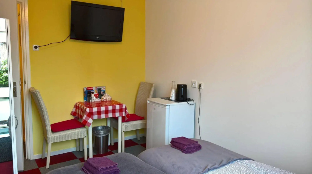 Bed and Breakfast Amsterdam Holy Dove