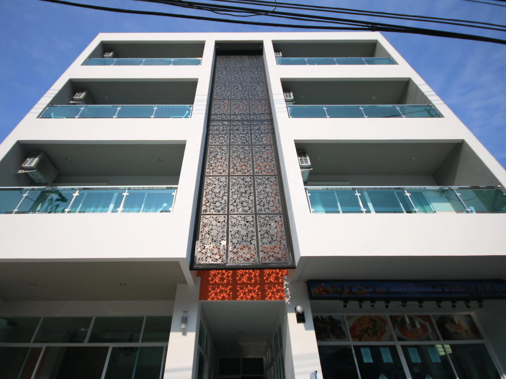 Karon Sea Side