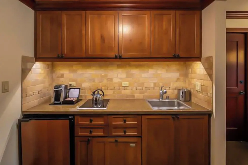 Sweeping Views & Access to Slopes: Everline Condo