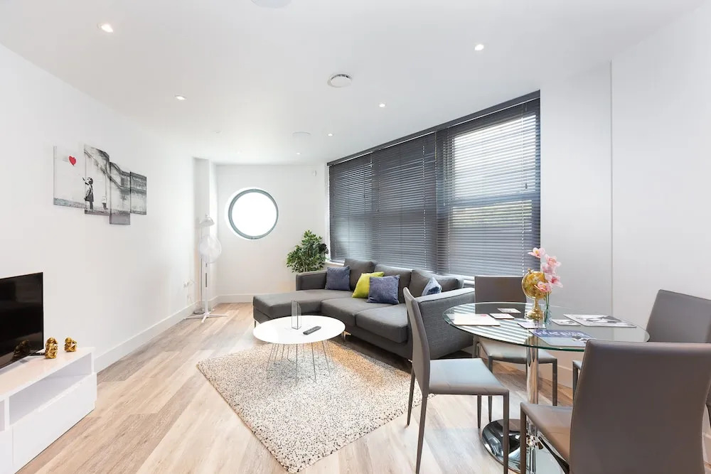 Family 2 Bed Apartment In Fulham Near Station