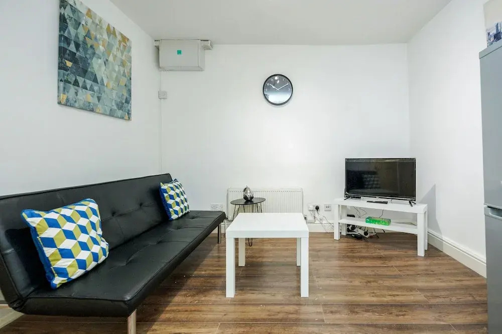 Charming 1-bed Basement Apartment in Lewisham