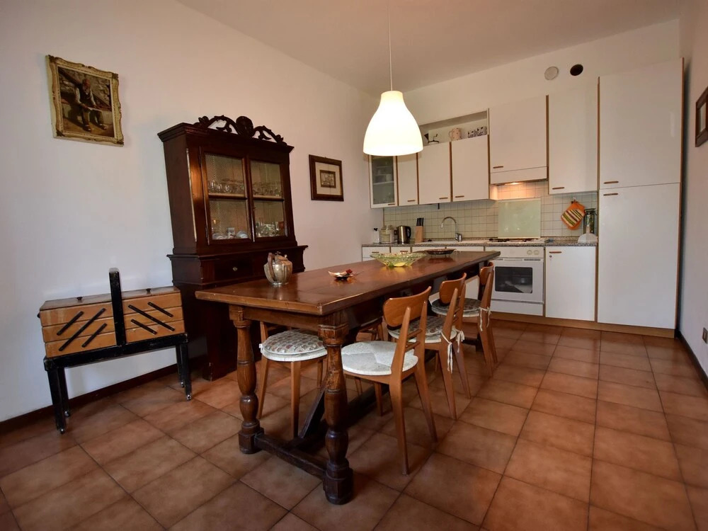 Two-family home with private garden 100 metres from the lake and beach