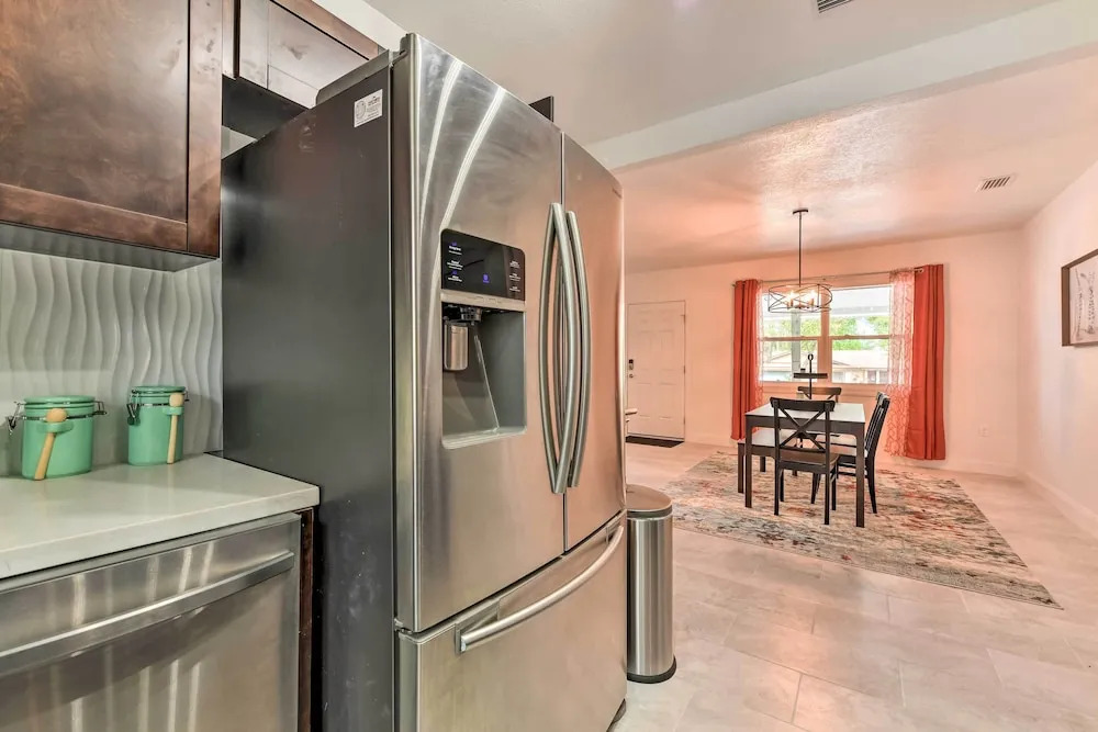 Bright, Pet-friendly Retreat in Avon Park