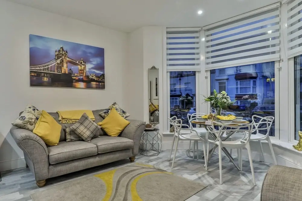 1 Bed Flat - Sleeps 2 - Pets - Parking - Wifi