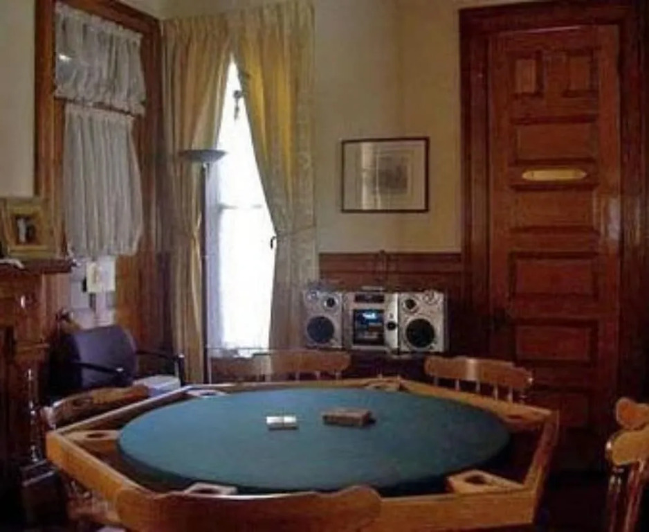 Olde Judge Mansion B&B