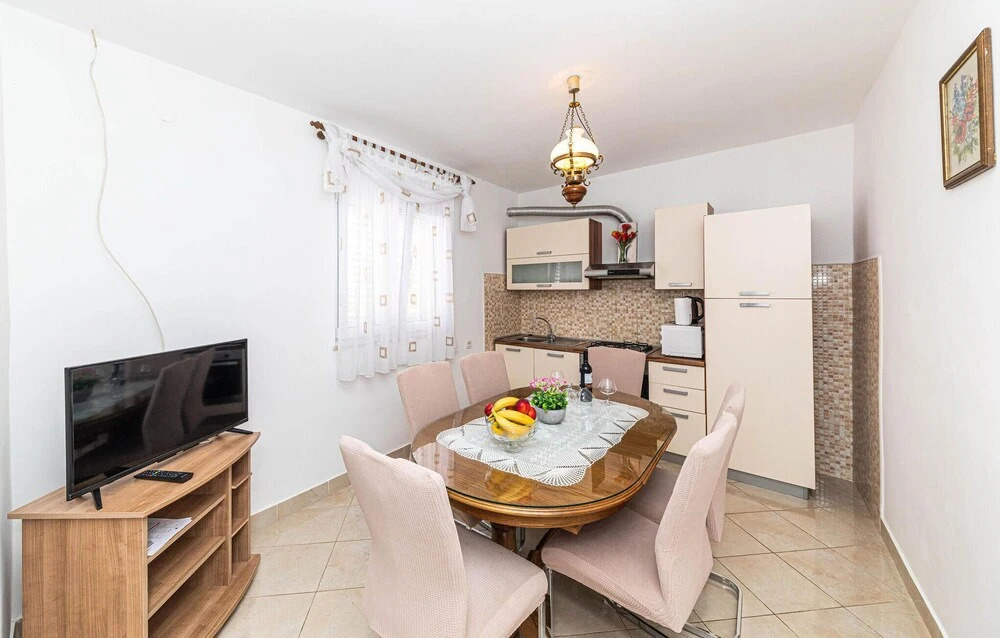 Awesome Home in Vinisce With Outdoor Swimming Pool, Wifi and 5 Bedrooms