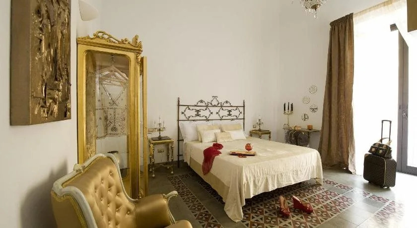 Gem de Luxe Bed  Breakfast