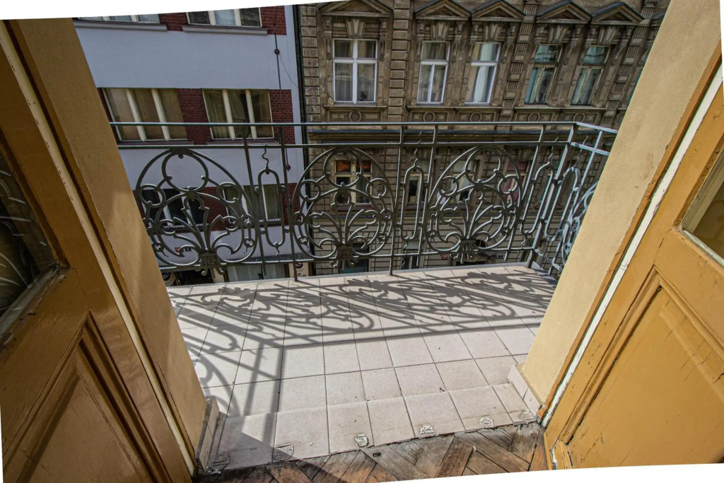 For celebrations spacious 3BDR apartment with balcony