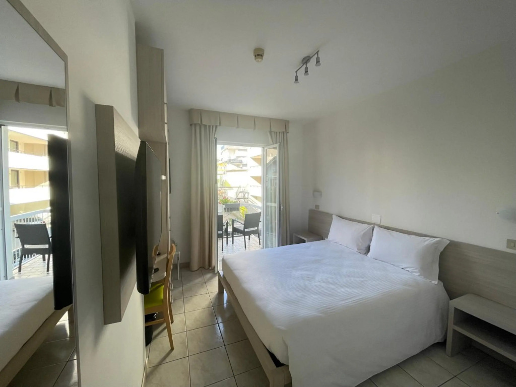 Hotel Athena
