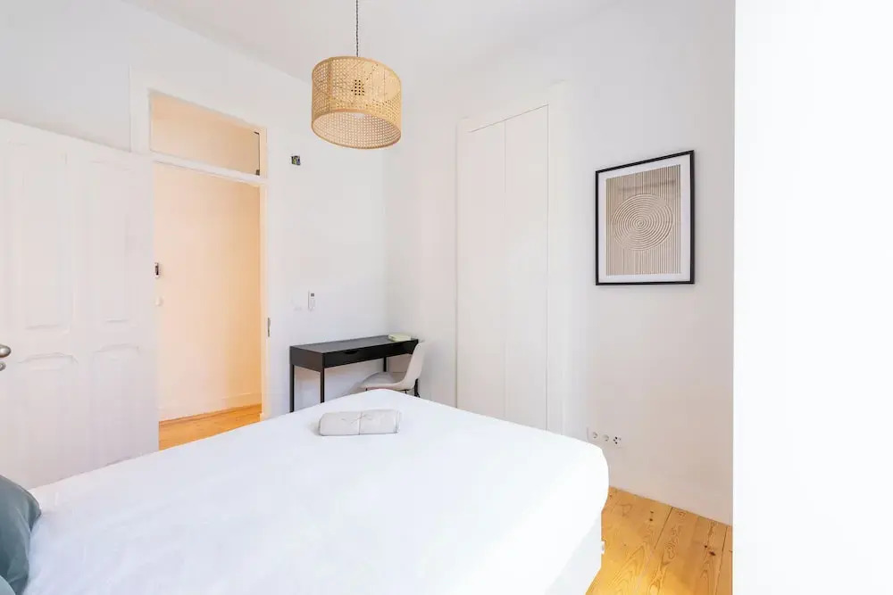 Sunny Lisbon Apartments by Soulplaces
