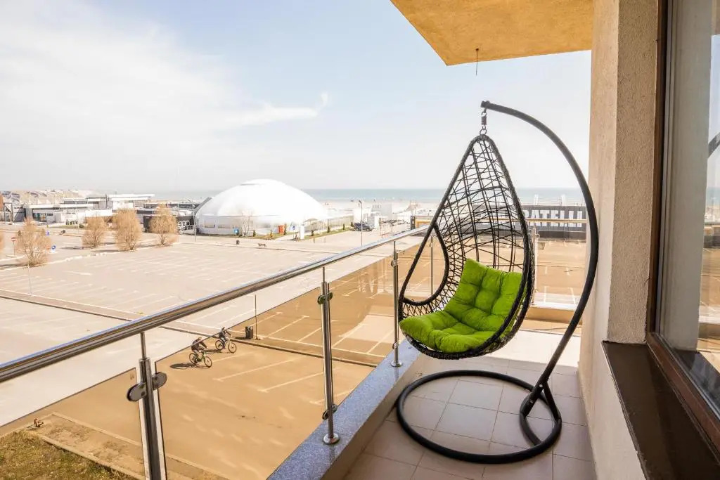 Summerland Sea View Apartment
