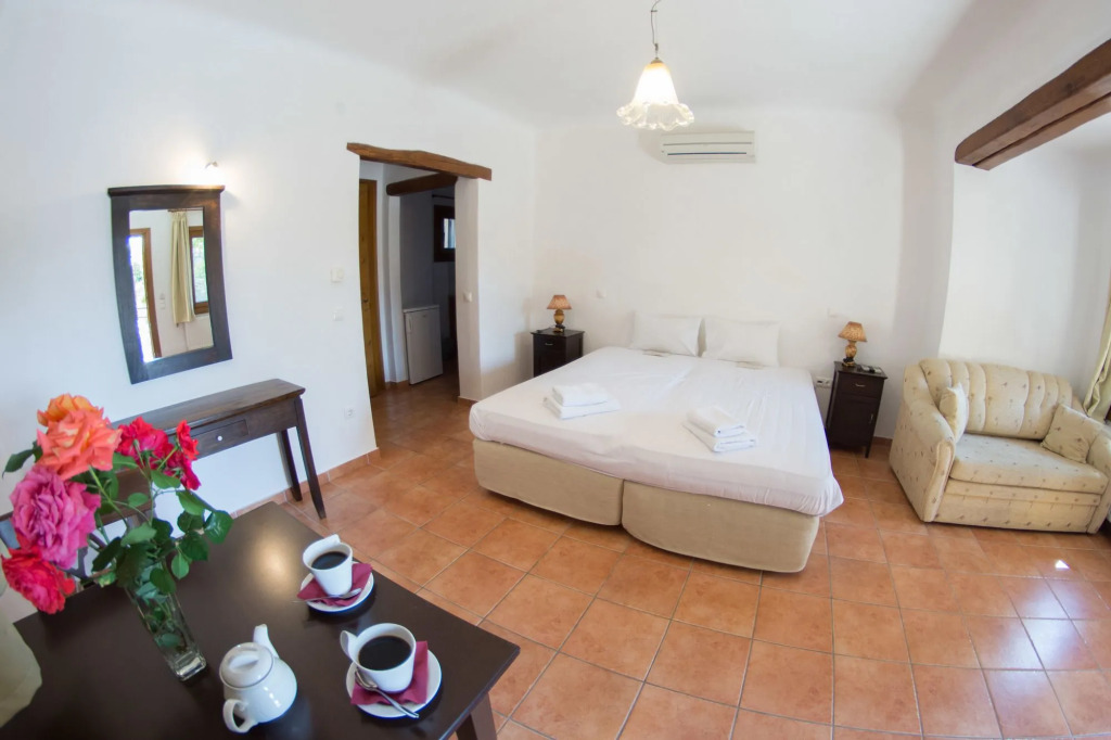 Alkifron Hotel