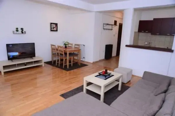 Cozy Two Bedroom Apartment 8