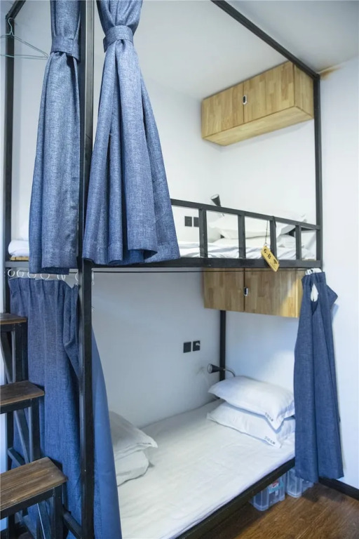 Zeako Youth Hostel