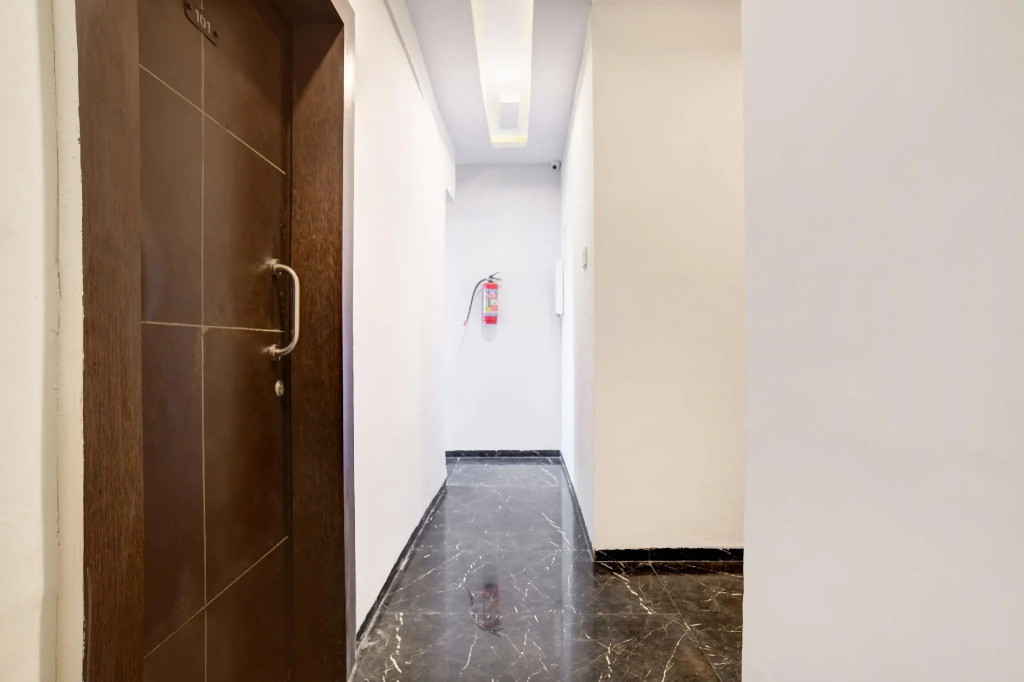 OYO 82374 Hotel S9