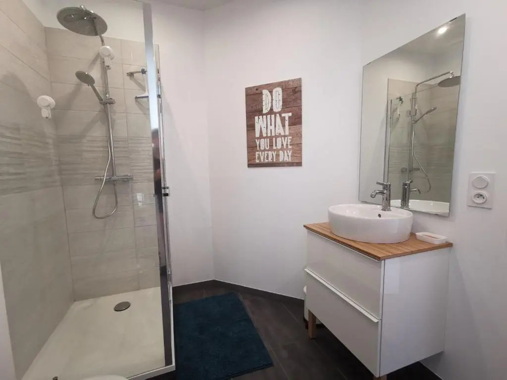 Gahenda - Appartement Volumineux et Familial - Parking, WiFi & Netflix