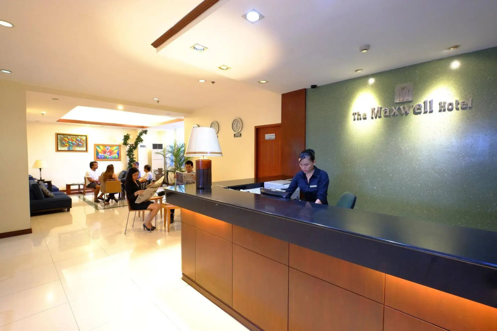 OYO 187 The Maxwell Hotel