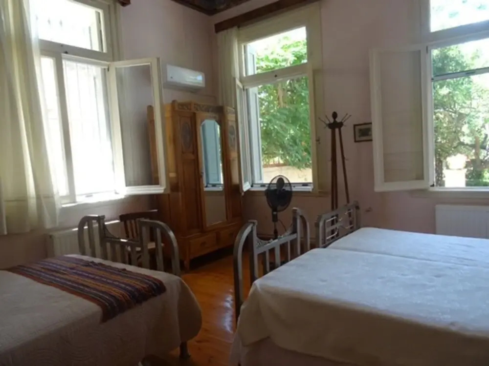 5-bed House With Garden in the City of Chios