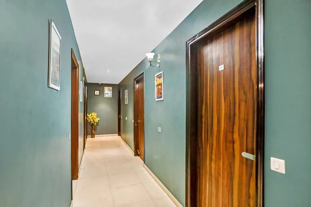 Qotel Hotel Church House Rohini Sector15