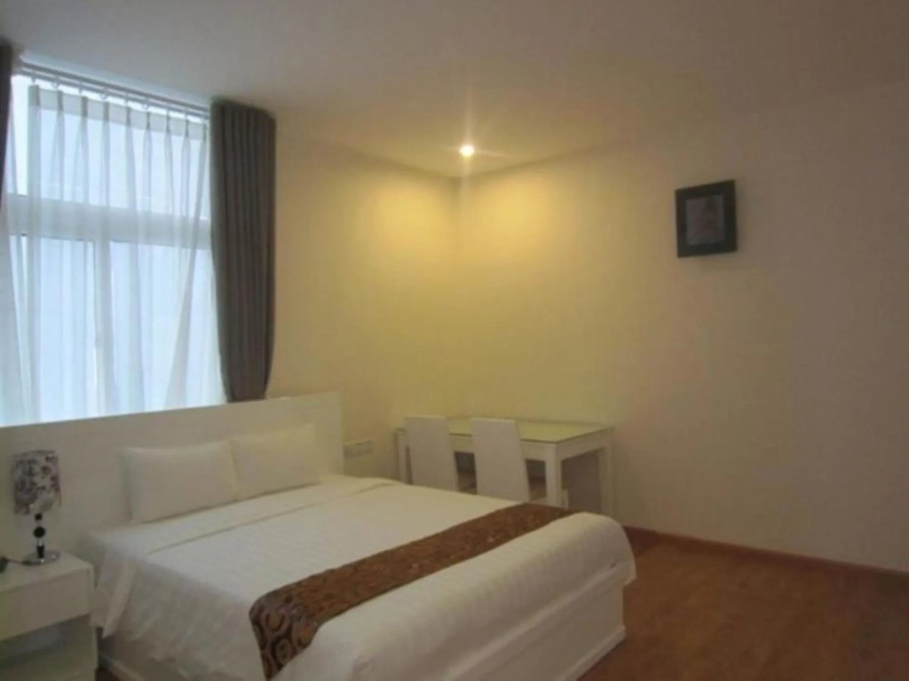 Queen Central Apartment Hotel