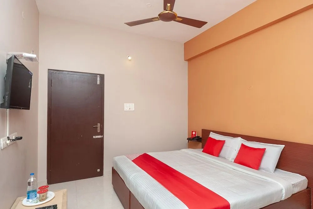 Oyo 29278 Sri Laya Guest House