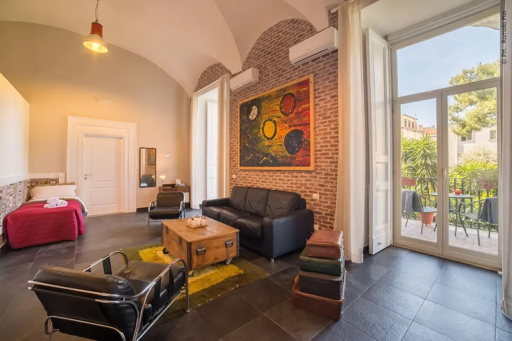 The Bellini House by House In Naples