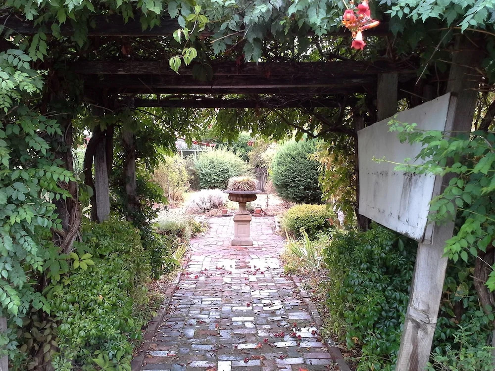 Stoke House Bed and Breakfast