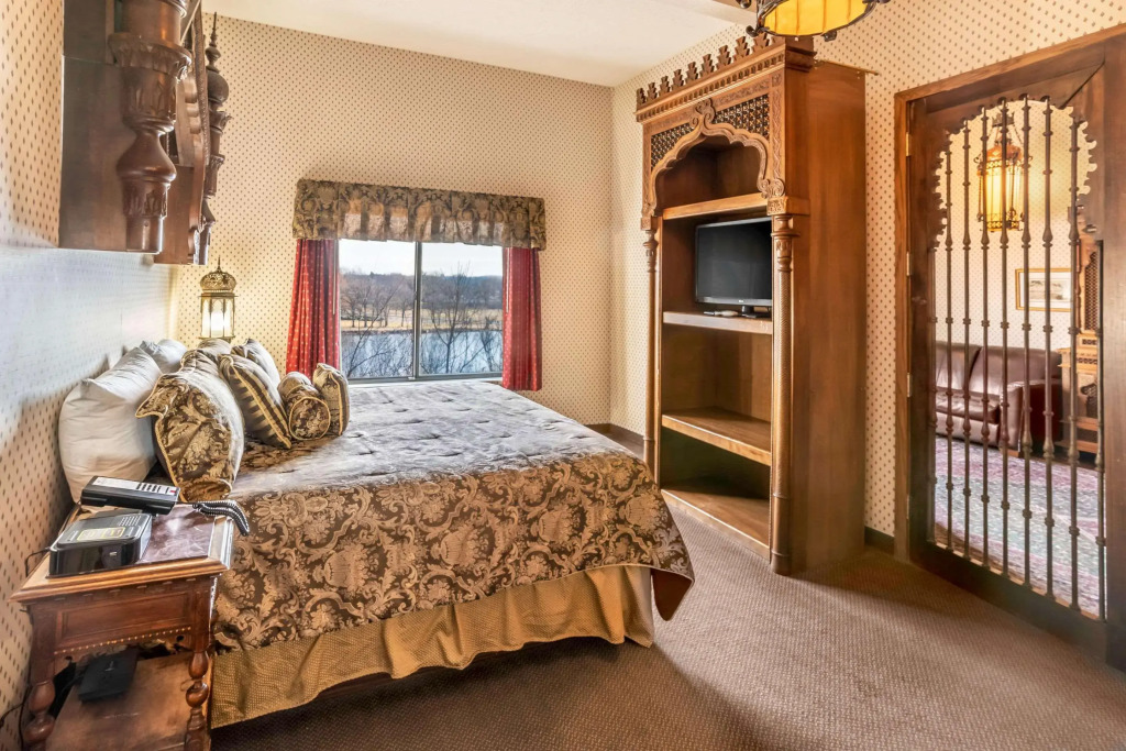 Riverview Inn & Suites, an Ascend Collection Hotel