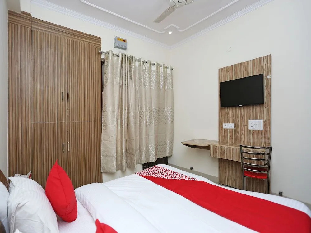 OYO 13115 Star Guest House