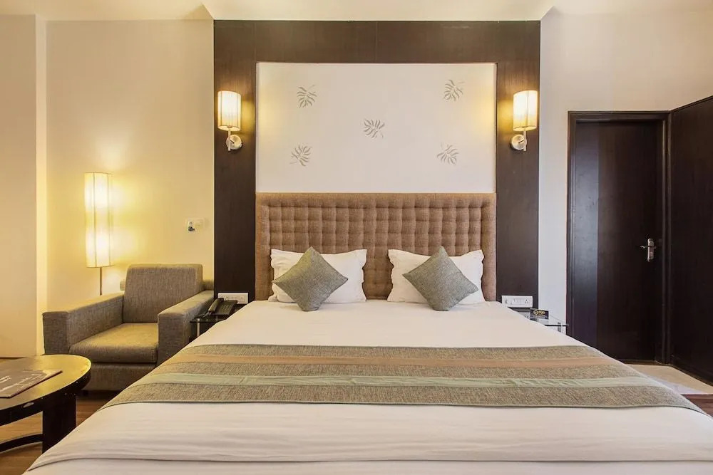 OYO 705 Hotel S-57