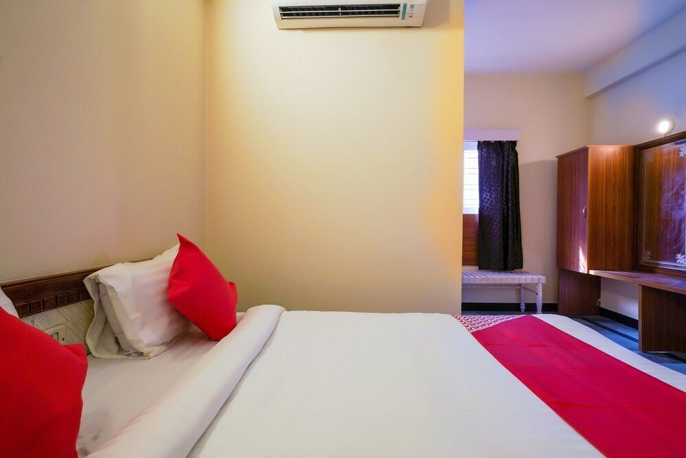 Hotel O Raja Residency Near Snow World