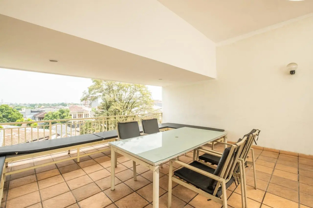 OYO 818 Micasa Residence