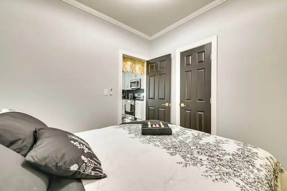 Walk to Park: Modern Apt 2 Mi to Union College!