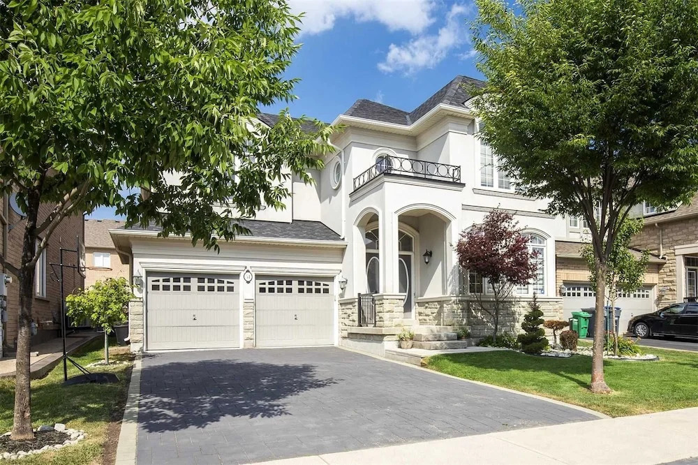 Charming 2 Bedroom Hideaway