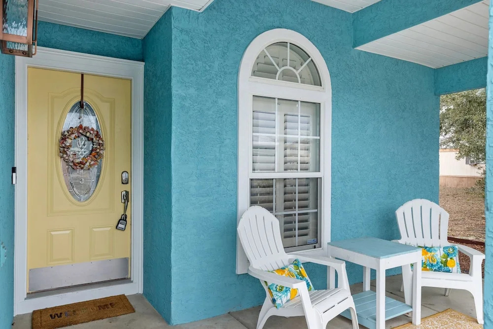 Sunshine House! 3BR 2BA Sleeps 9! Your Perfect Retreat for Comfort and Style
