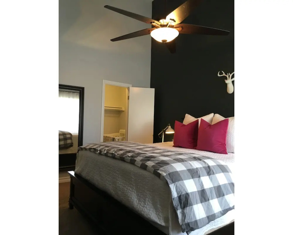 Arendelle 2 Bedrooms 1.5 Bathroom Condo