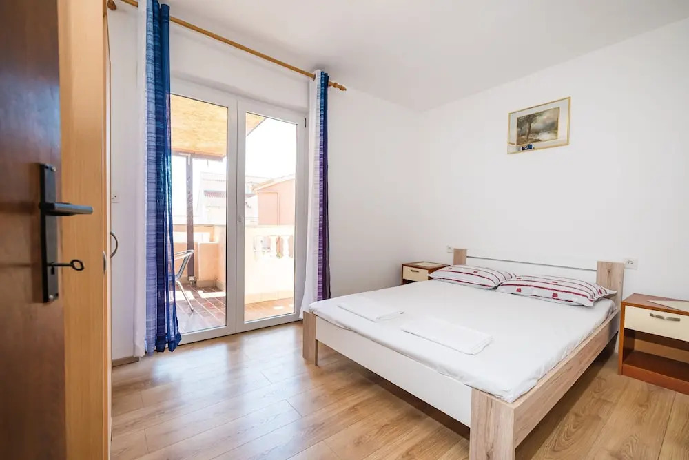 Ivica two Bedroom Apartment B, Novalja