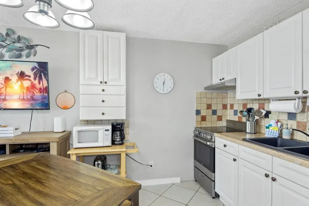 Estero Beach & Tennis Club-penthouse 3A