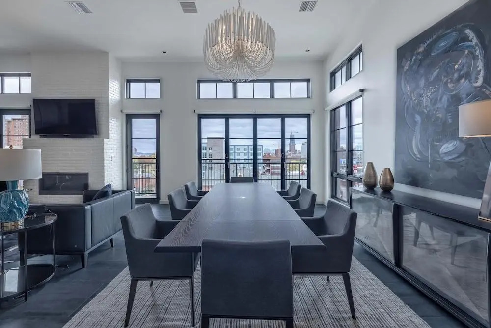 121 Hotel by AvantStay