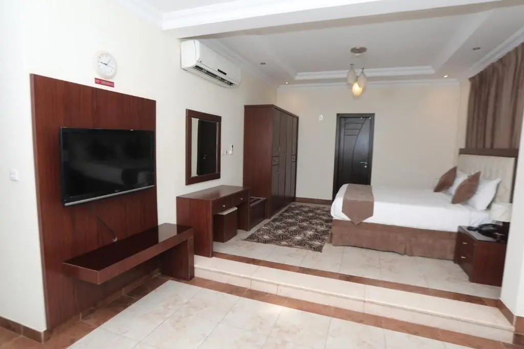 Samaya Suites