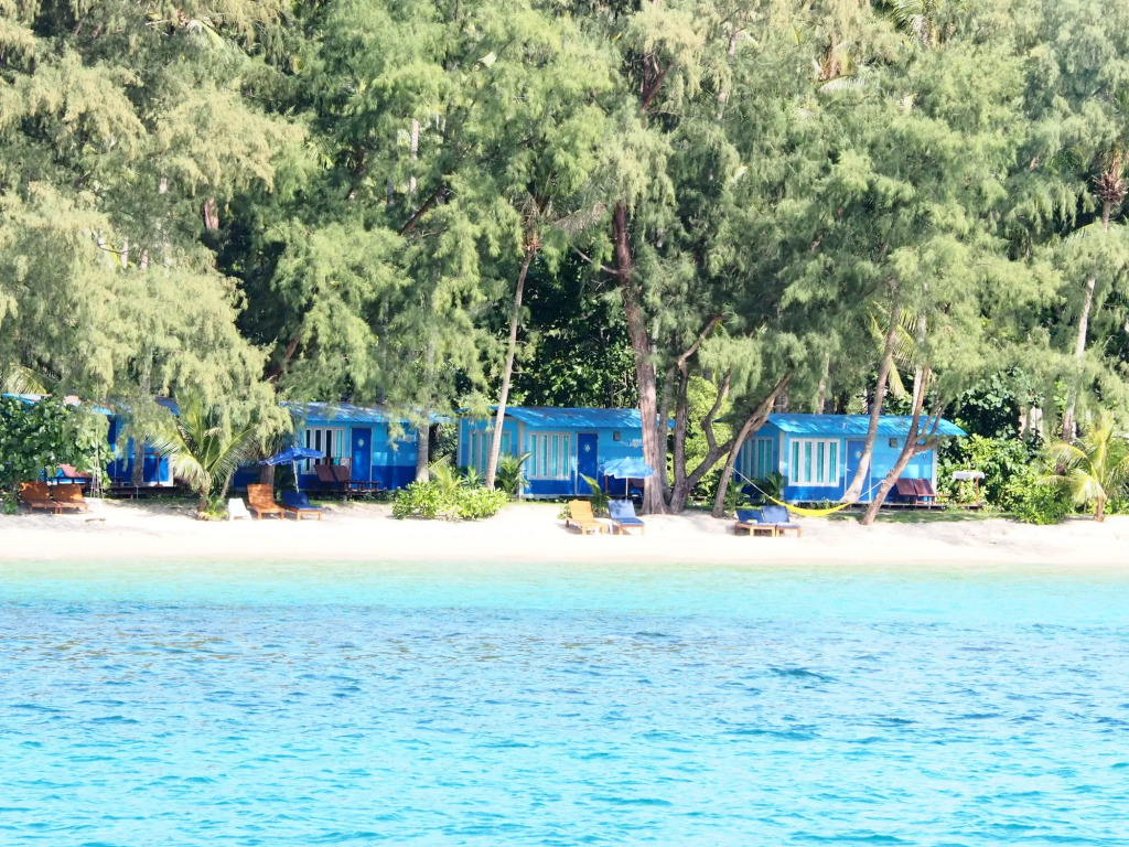 Seafar Resort