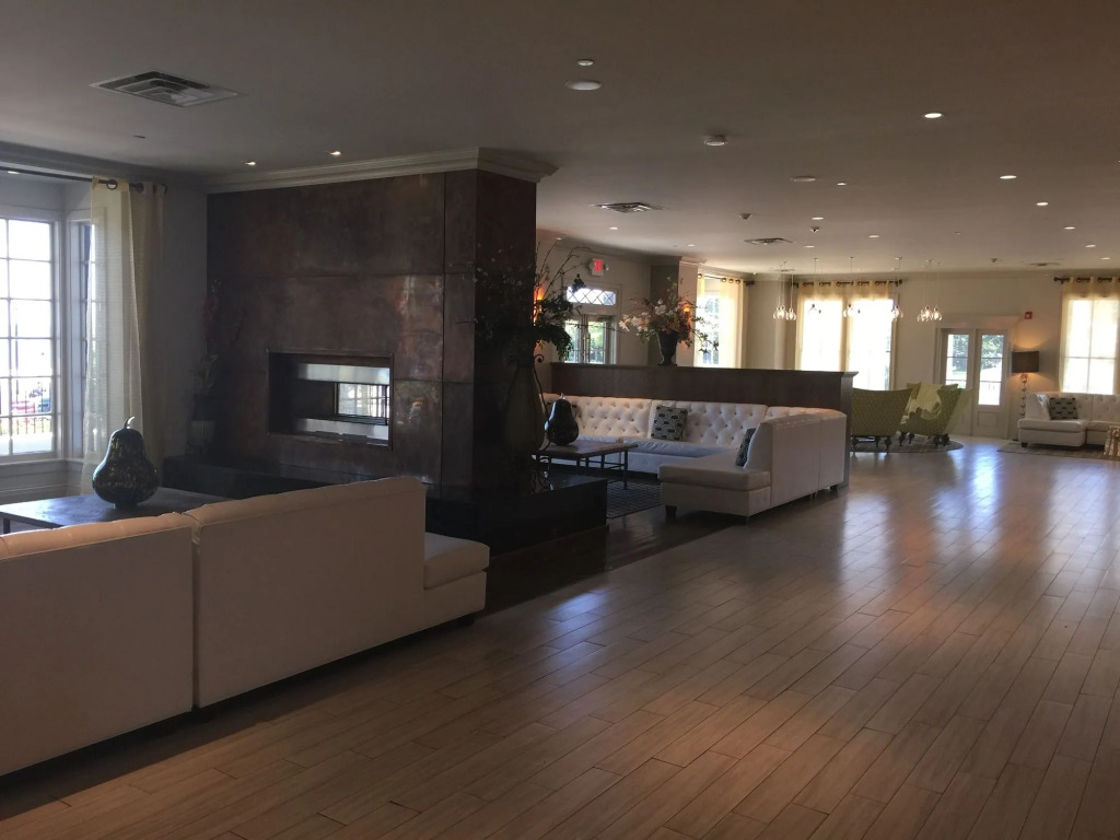 White House Hotel