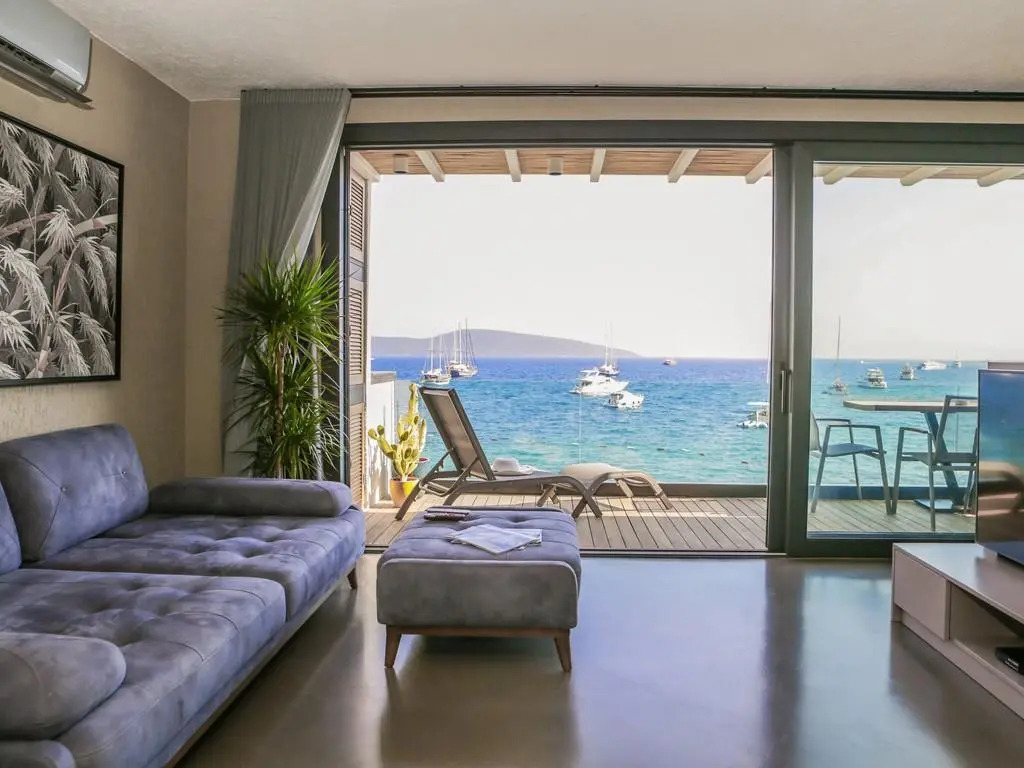 Surfer Caravan Gastro Pub Suites- Adults Only