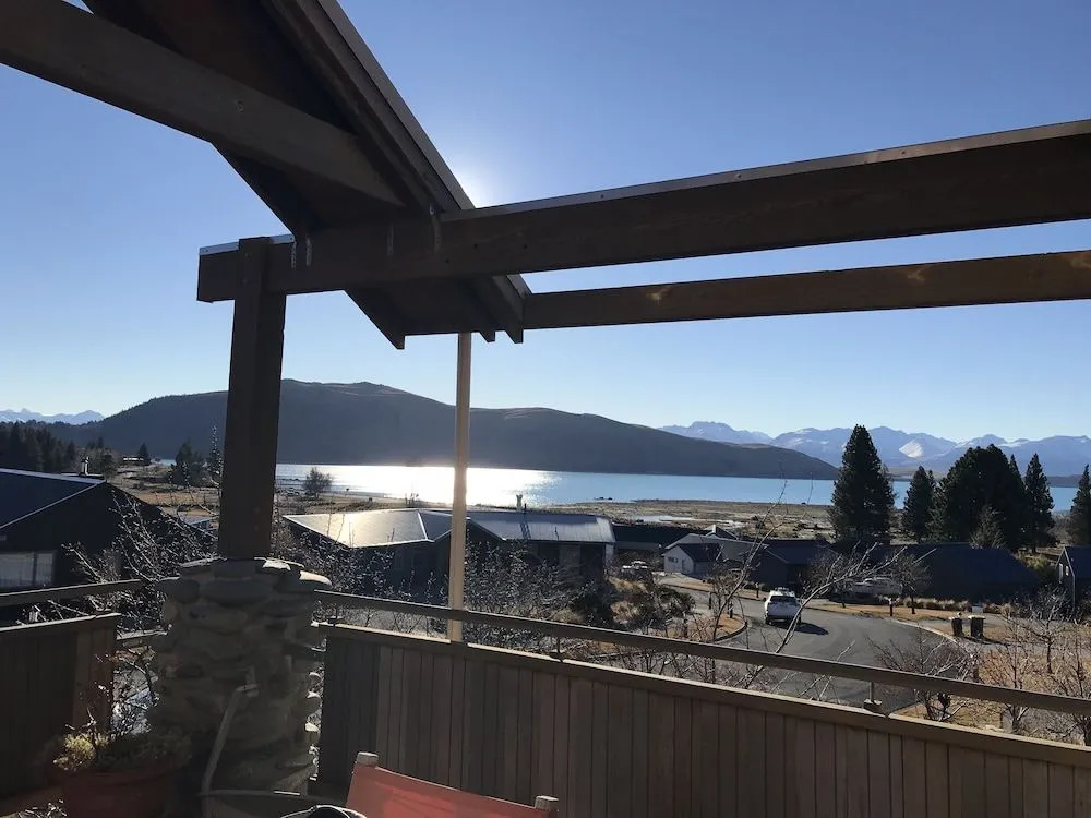 Glacier Rock Lakeview House