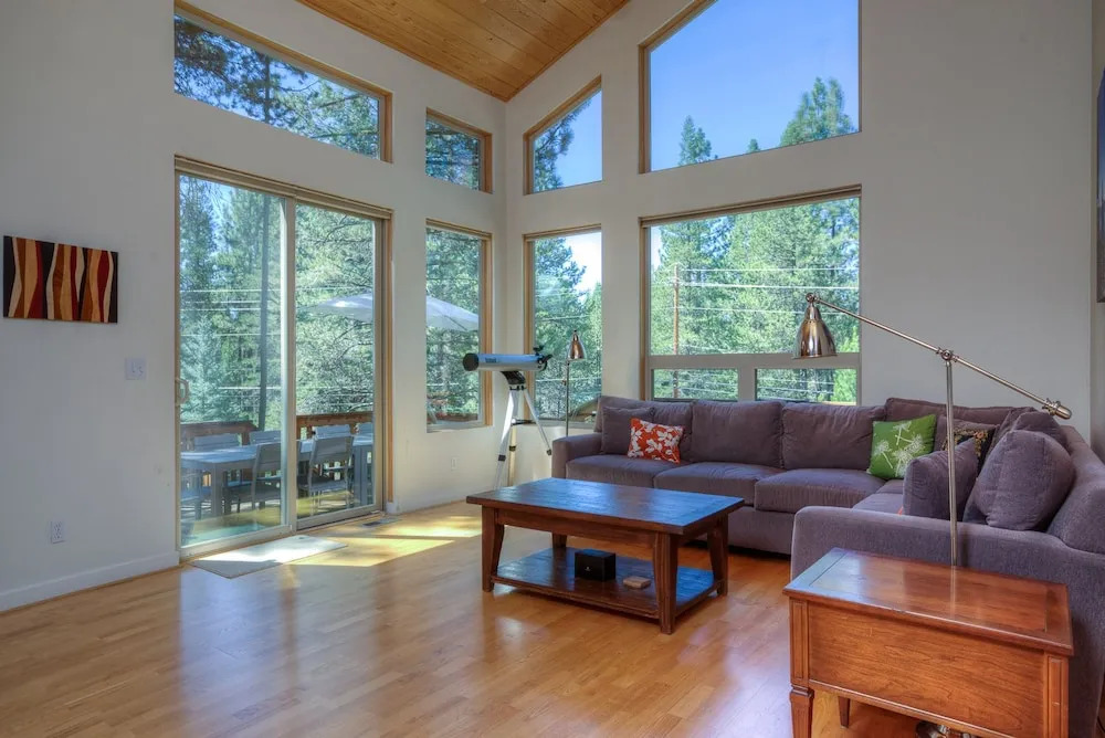 Chic 3BR in Truckee Tahoe Donner Access by RedAwning