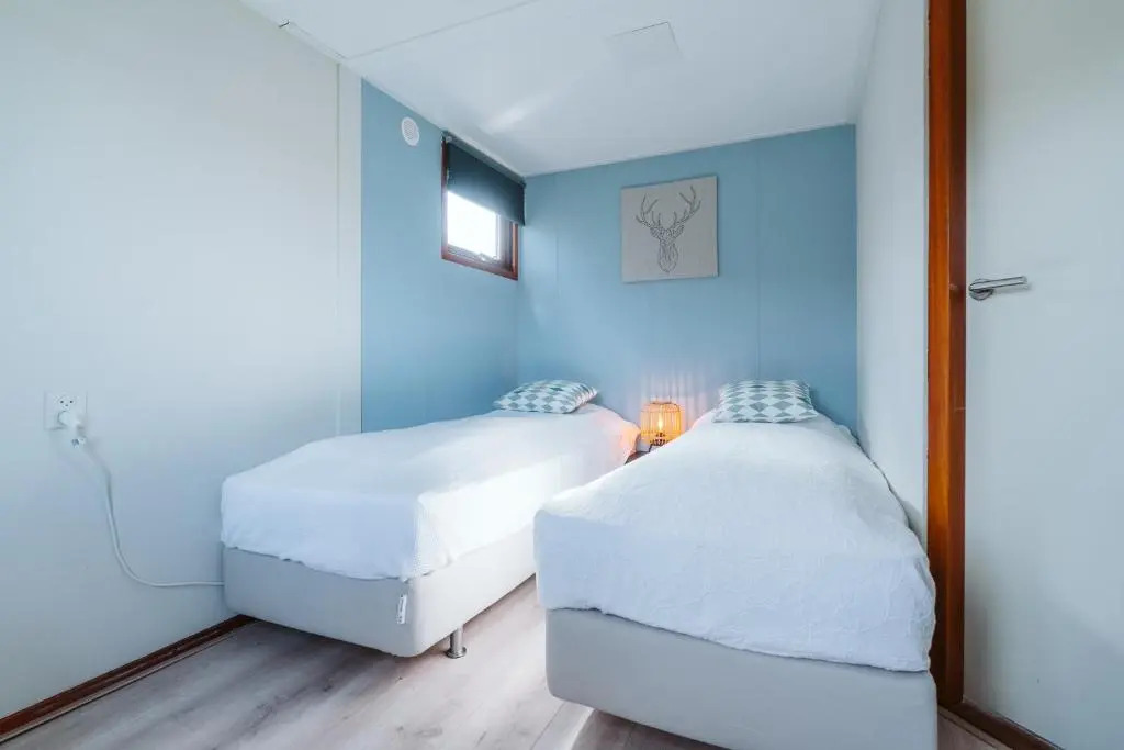 Chalet 41 - Haayse Bos Ouddorp - Not for companies - In the middle of nature near the beach